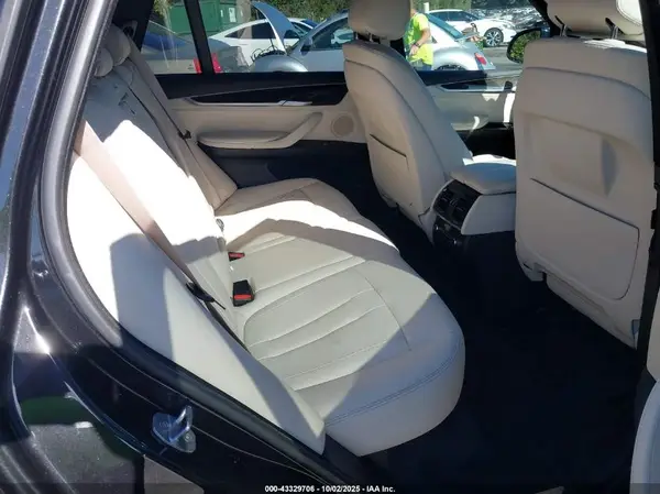 5UXKR0C35H0V70235 2017 BMW X5 - Image 8