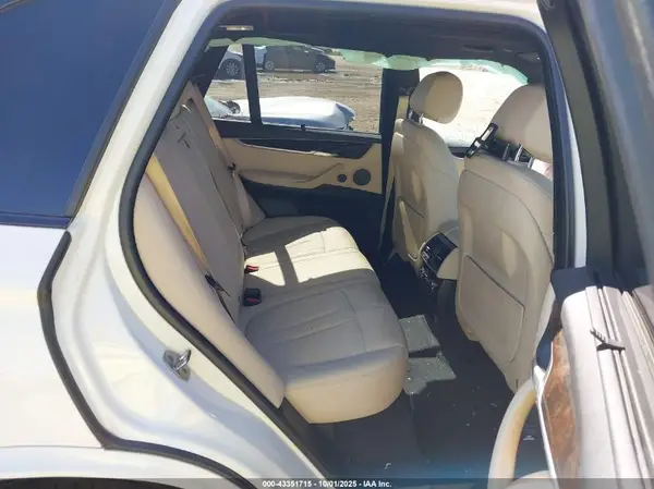 5UXKR0C35H0V70686 2017 BMW X5 - Image 8