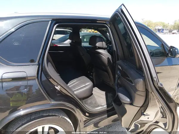 5UXKR0C37H0V70902 2017 BMW X5 - Image 8