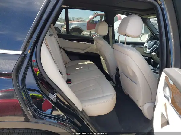 5UXKR0C37H0V77185 2017 BMW X5 - Image 8