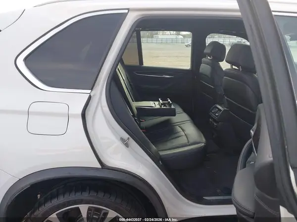 5UXKR0C37H0X81419 2017 BMW X5 - Image 8