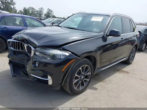 5UXKR0C38H0V72058 2017 BMW X5 - Image 2