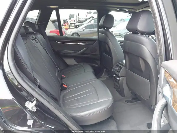 5UXKR0C38H0V72058 2017 BMW X5 - Image 8