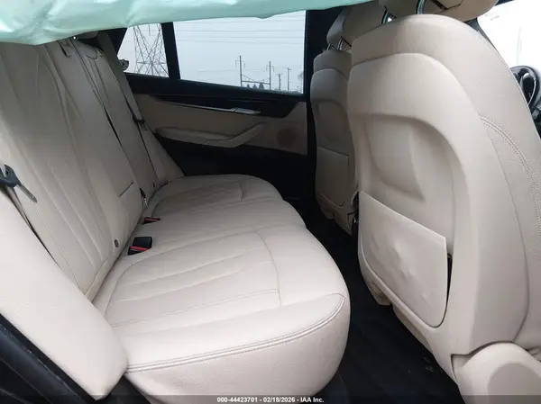 5UXKR0C38H0V72738 2017 BMW X5 - Image 8