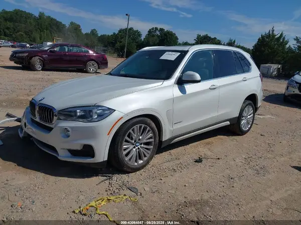 5UXKR0C38H0V77308 2017 BMW X5 - Image 2