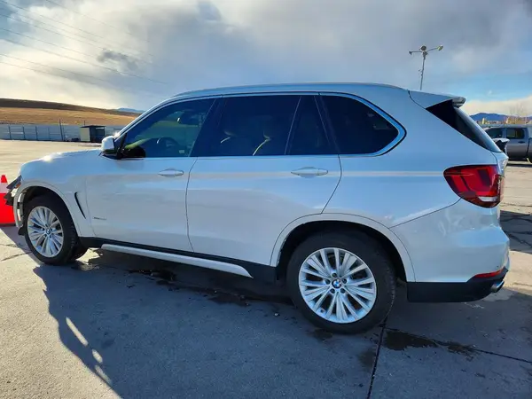 5UXKR0C38H0V78359 2017 BMW X5 - Image 2