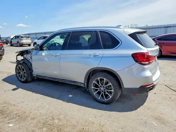 5UXKR0C38H0V78877 2017 BMW X5 - Image 2