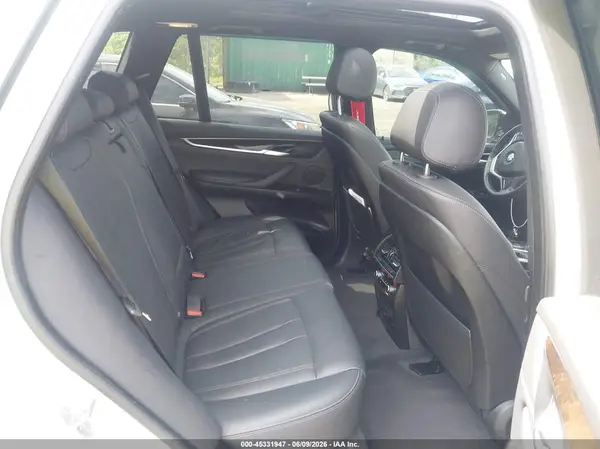 5UXKR0C38H0X77704 2017 BMW X5 - Image 8