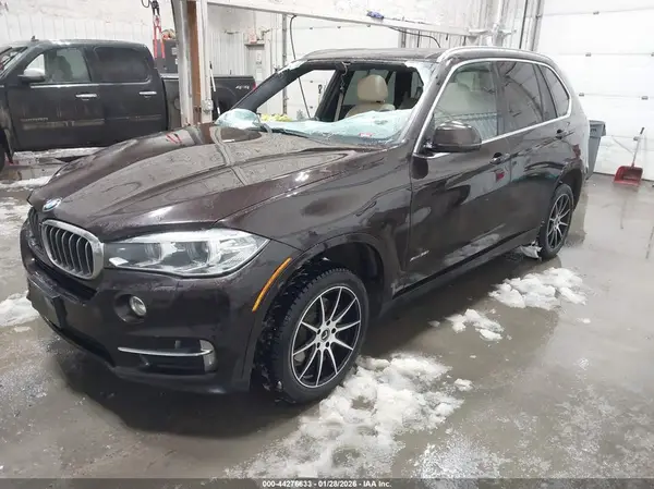 5UXKR0C38H0X79033 2017 BMW X5 - Image 2