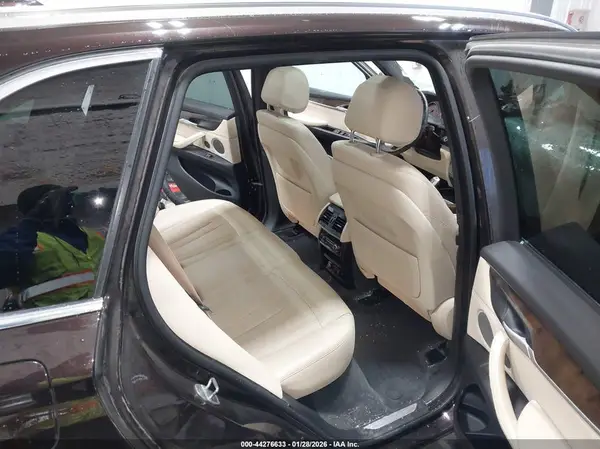 5UXKR0C38H0X79033 2017 BMW X5 - Image 8