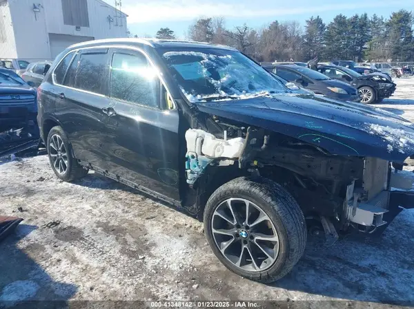 5UXKR0C38H0X81705 2017 BMW X5 - Image 1