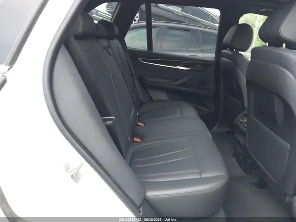 5UXKR0C39H0V82338 2017 BMW X5 - Image 8