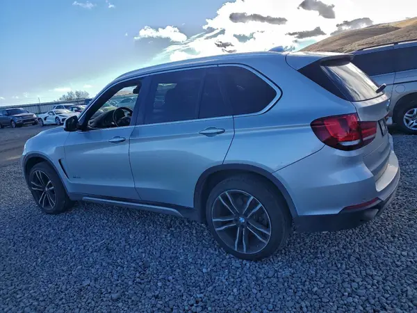 5UXKR0C3XH0V69162 2017 BMW X5 - Image 2