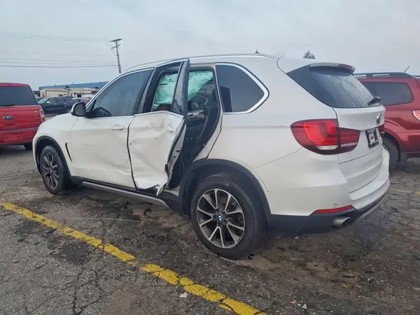 5UXKR0C3XH0V75978 2017 BMW X5 - Image 2