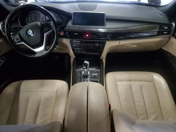 5UXKR0C3XH0V80422 2017 BMW X5 - Image 8