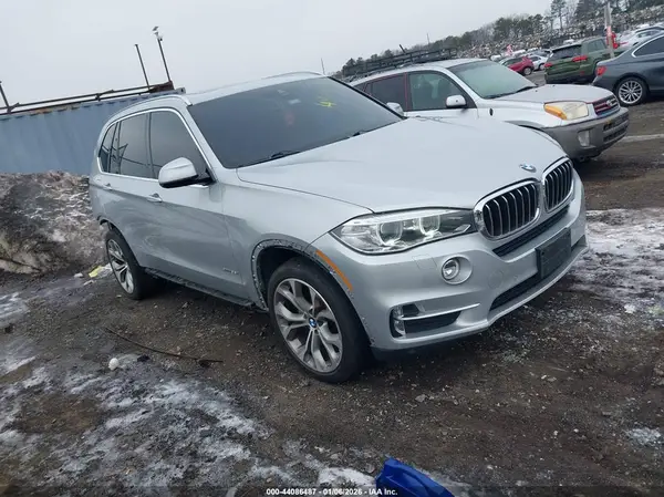 5UXKR0C3XH0V83806 2017 BMW X5 - Image 1