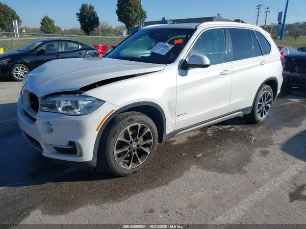5UXKR0C3XH0V83868 2017 BMW X5 - Image 2