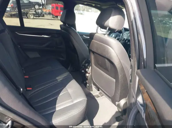 5UXKR0C3XH0X77350 2017 BMW X5 - Image 8