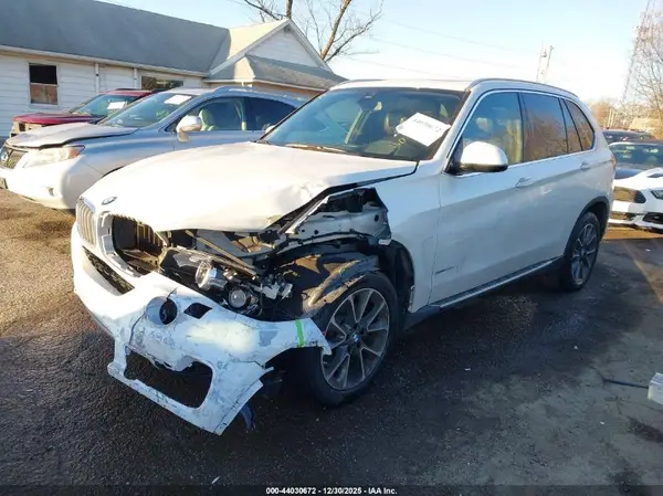 5UXKR0C3XH0X81799 2017 BMW X5 - Image 2