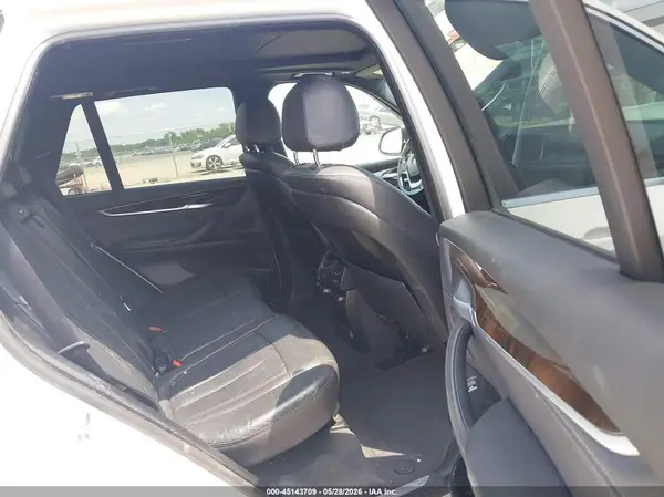 5UXKR0C3XH0X82418 2017 BMW X5 - Image 8