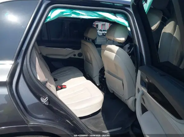 5UXKR0C50H0V50038 2017 BMW X5 - Image 8