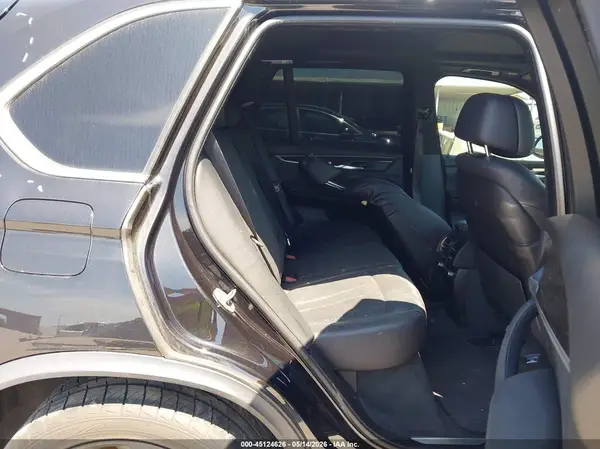 5UXKR0C50H0V50105 2017 BMW X5 - Image 8