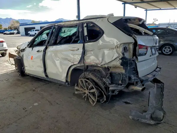 5UXKR0C50H0V67079 2017 BMW X5 - Image 2