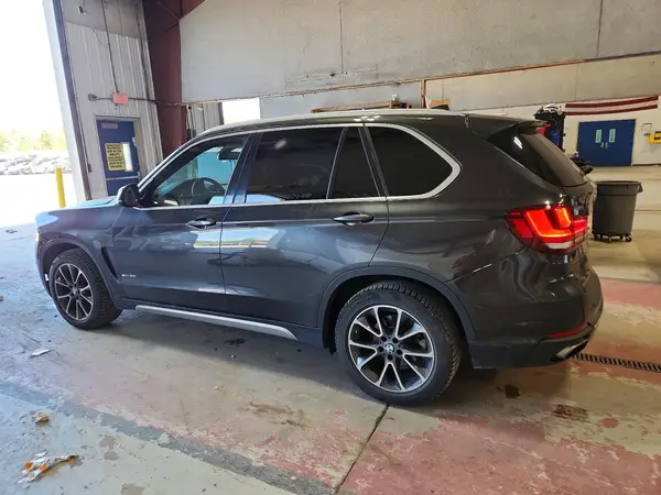 5UXKR0C50J0X86632 2018 BMW X5 - Image 2