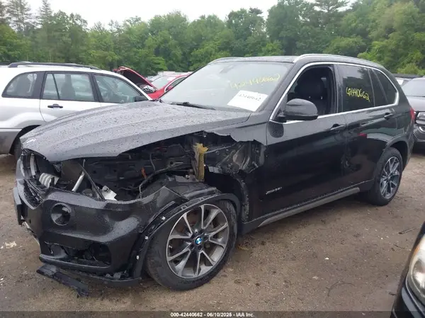 5UXKR0C50J0X92396 2018 BMW X5 - Image 2