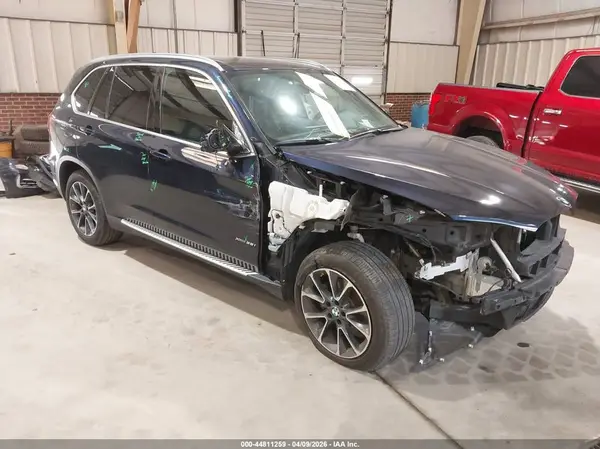 5UXKR0C50J0X94679 2018 BMW X5 - Image 1