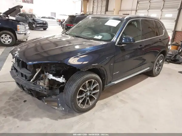 5UXKR0C50J0X94679 2018 BMW X5 - Image 2