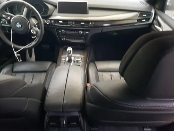 5UXKR0C50J0X95427 2018 BMW X5 - Image 8
