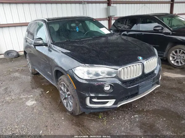 5UXKR0C50J0Y02733 2018 BMW X5 - Image 1