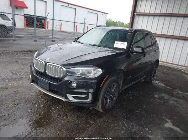 5UXKR0C50J0Y02733 2018 BMW X5 - Image 2