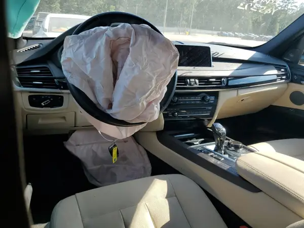 5UXKR0C50J0Y05373 2018 BMW X5 - Image 8