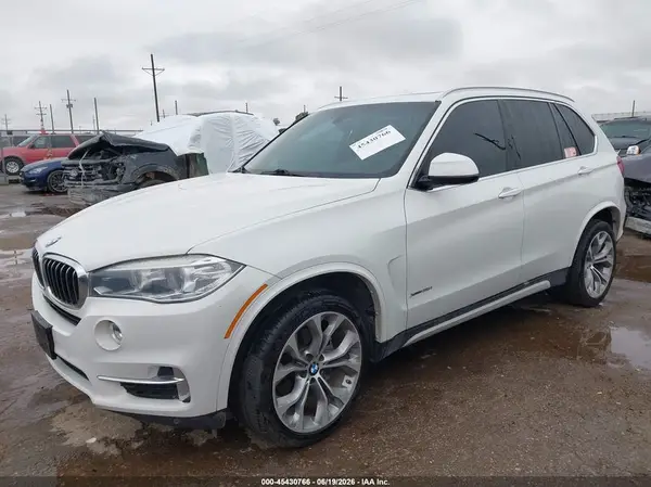 5UXKR0C50JL073065 2018 BMW X5 - Image 2