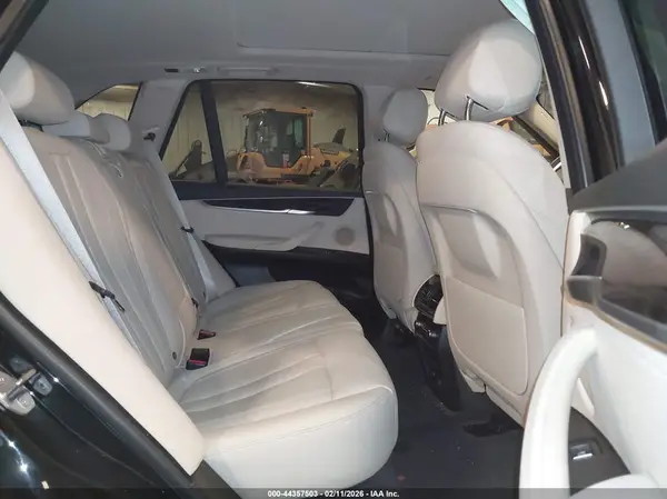 5UXKR0C51G0P19644 2016 BMW X5 - Image 8
