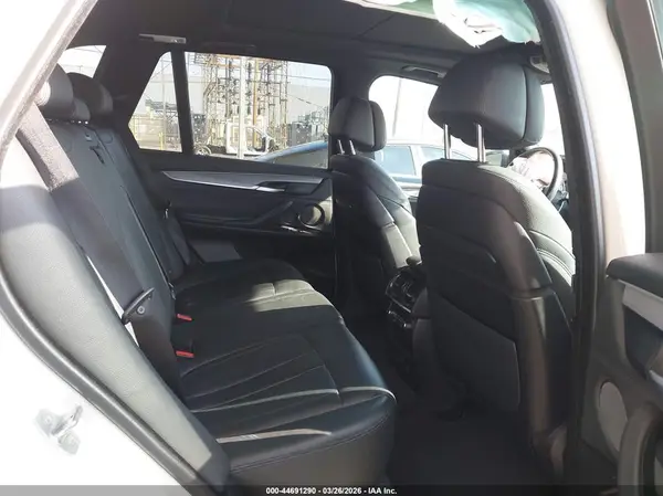 5UXKR0C51G0P32670 2016 BMW X5 - Image 8