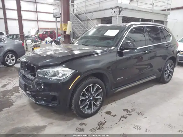 5UXKR0C51J0X91905 2018 BMW X5 - Image 2