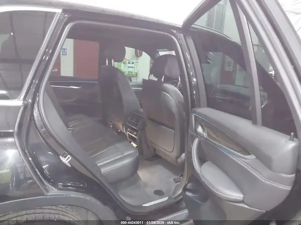 5UXKR0C51J0X91905 2018 BMW X5 - Image 8