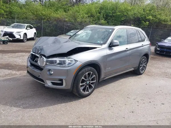 5UXKR0C51J0X95114 2018 BMW X5 - Image 2