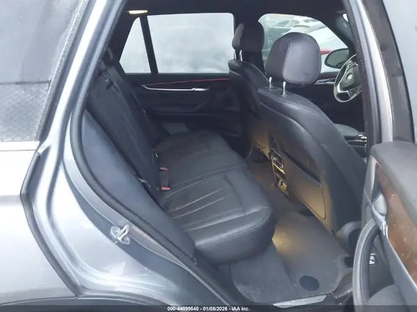 5UXKR0C51J0X95842 2018 BMW X5 - Image 8