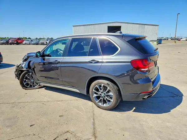 5UXKR0C51J0X99082 2018 BMW X5 - Image 2
