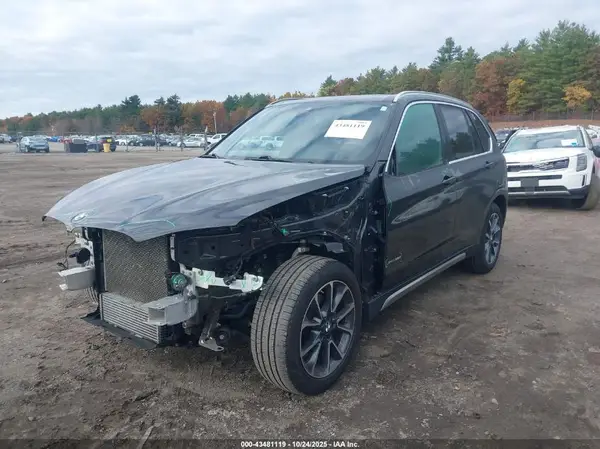 5UXKR0C51J0Y00103 2018 BMW X5 - Image 2