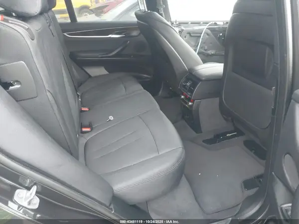 5UXKR0C51J0Y00103 2018 BMW X5 - Image 8