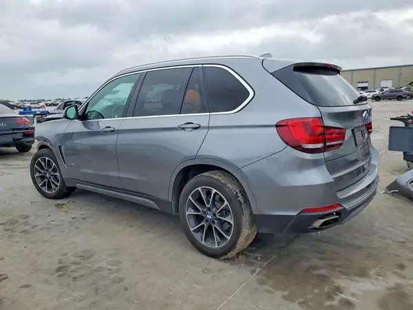 5UXKR0C51J0Y04359 2018 BMW X5 - Image 2