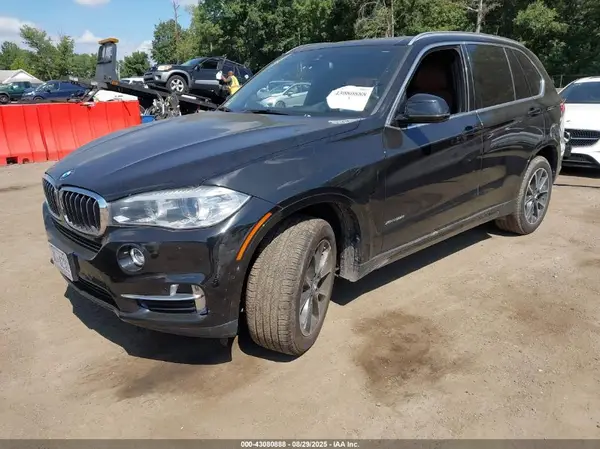 5UXKR0C51J0Y06144 2018 BMW X5 - Image 2