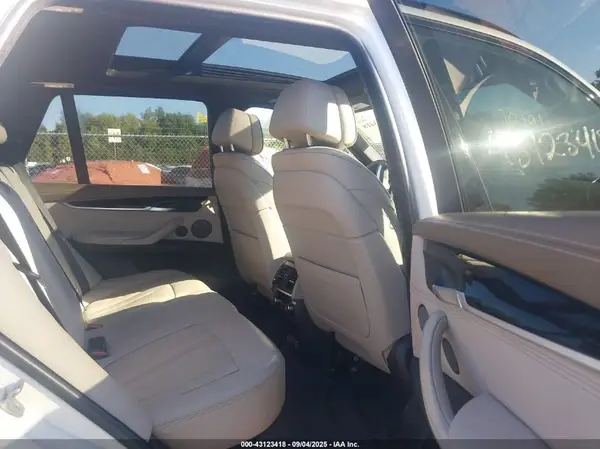 5UXKR0C51JL074743 2018 BMW X5 - Image 8