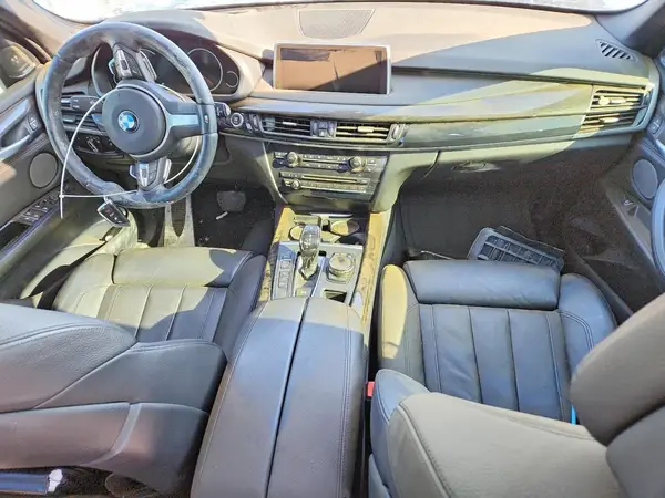 5UXKR0C52G0P22522 2016 BMW X5 - Image 8