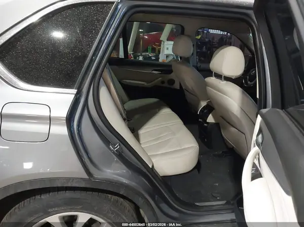 5UXKR0C52G0U48058 2016 BMW X5 - Image 8
